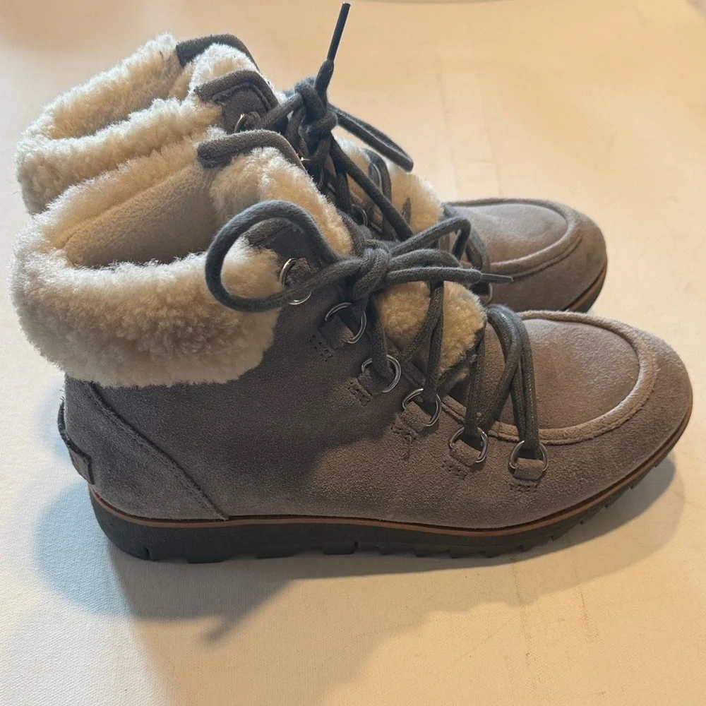 Sorel Women's Gray Shearling Winter Boots